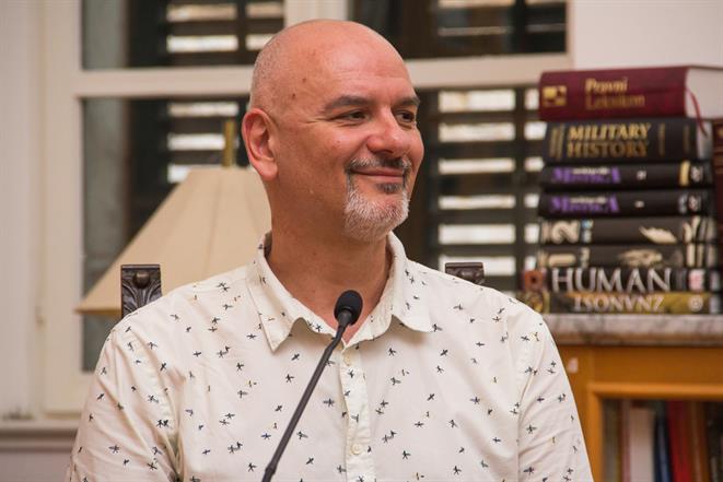 Zoran Žmirić predstavio novi roman "Hotel Wartburg" u Saloči od zrcala
