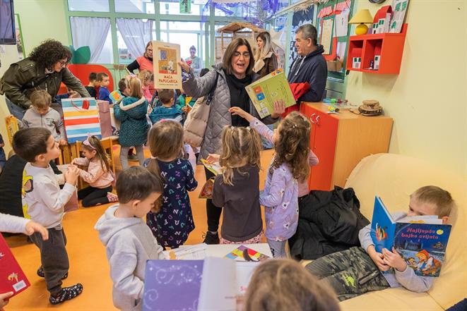 Prikupljene knjige i slikovnice donirane dječjim vrtićima i pedijatrijskoj ambulanti