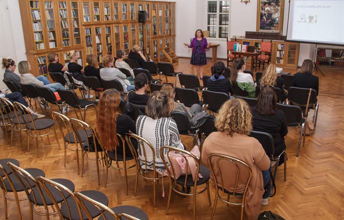 Odgojitelji i knjižničari pokazali veliki interes za predavanja Anite Peti Stantić i Marije Radonić