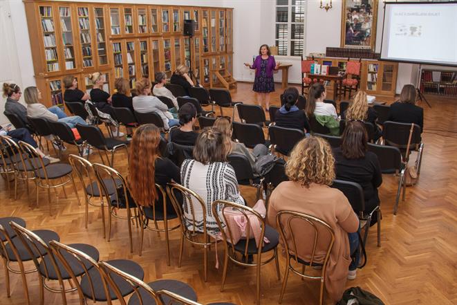 Odgojitelji i knjižničari pokazali veliki interes za predavanja Anite Peti Stantić i Marije Radonić