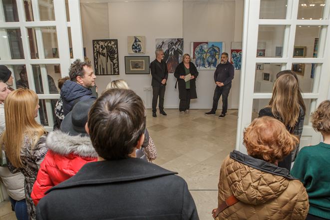 „LIKOVNI PRELUDIJ“ U KNJIŽNICI Otvorena izložba dubrovačkih slikara za 100. rođendan Dubrovačkog simfonijskog orkestra