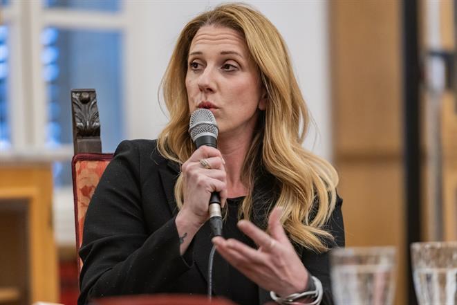 Roman „Deset tisuća koraka“ Danijele Crljen predstavljen u Dubrovačkim knjižnicama