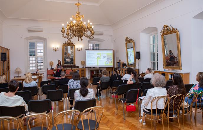 Dolores Mumelaš održala tečaj u Narodnoj knjižnici "Građanska znanost u mojoj narodnoj knjižnici"