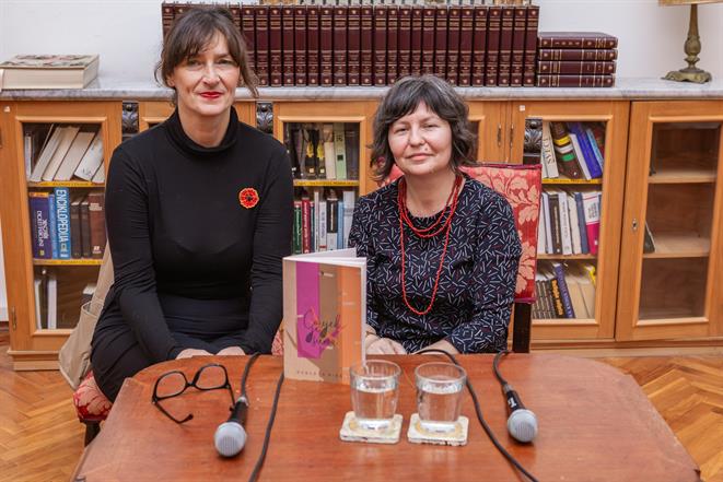 Roberta Nikšić predstavila zbirku poezije “Čovjek je šuma”