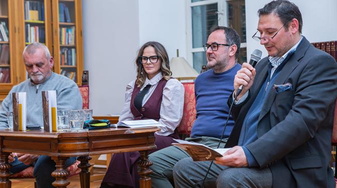 Predstavljena zbirka pjesama „Moli Boga ćeri i šuti!“ Josipe Garilović