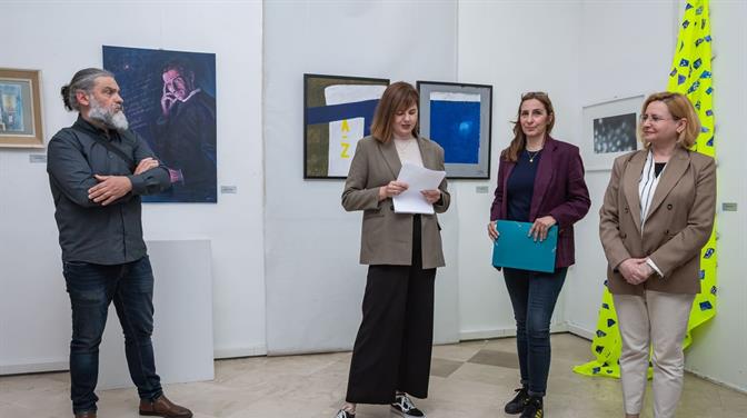 U prizemlju Narodne knjižnice Grad, u sklopu programa Noć knjige, otvorena je izložba „Unum in stellis“