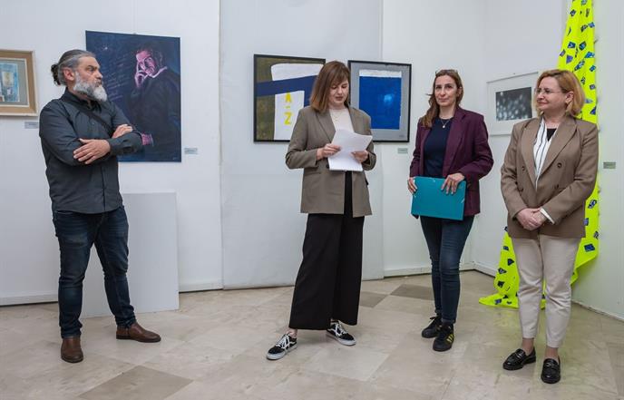 U prizemlju Narodne knjižnice Grad, u sklopu programa Noć knjige, otvorena je izložba „Unum in stellis“