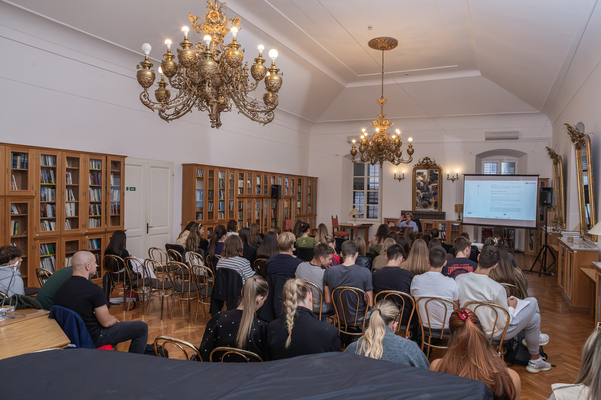 📚 𝗣𝗿𝗶𝗽𝗿𝗲𝗺𝗲 𝘇𝗮 𝗱𝗿ž𝗮𝘃𝗻𝘂 𝗺𝗮𝘁𝘂𝗿𝘂 𝗶𝘇 𝗛𝗿𝘃𝗮𝘁𝘀𝗸𝗼𝗴𝗮 𝗷𝗲𝘇𝗶𝗸𝗮 𝘂 𝘁𝗶𝗷𝗲𝗸𝘂!