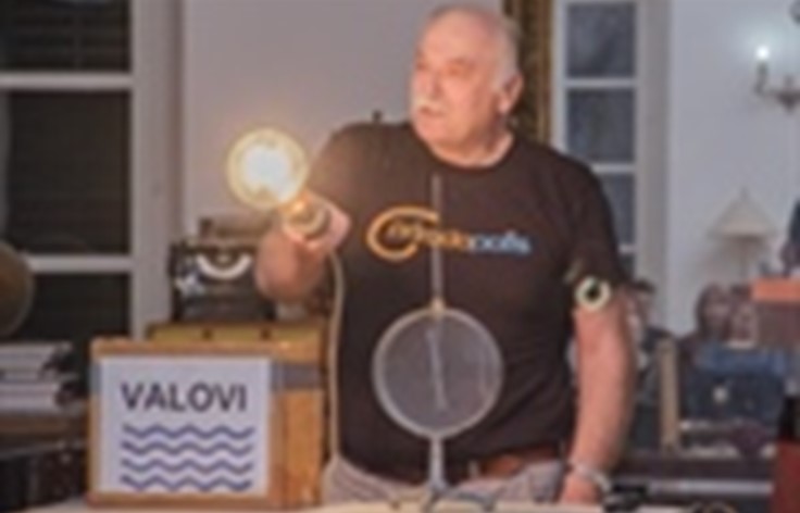 Hrvoje Mesić održao predavanje o elektromagnetskom zračenju